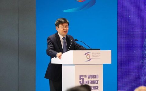 AI 时代大考：各路大佬与 27 岁创始人的 AGI 之约